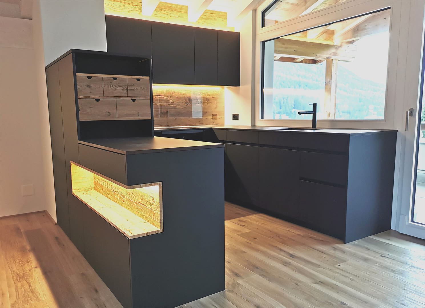 moebelmeier-tischlerei-kurt-meier-feldkirch-vorarlberg-kueche-kochen-moebel-maß-handwerksqualität-erfahrung-design-01