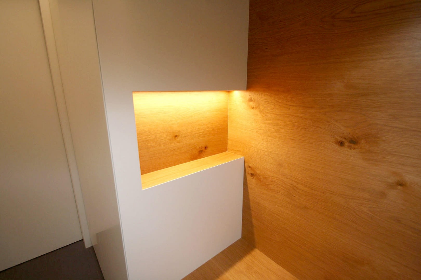 moebelmeier-tischlerei-kurt-meier-feldkirch-vorarlberg-garderobe-garderobebereich-handwerk-qualitaet-design-4